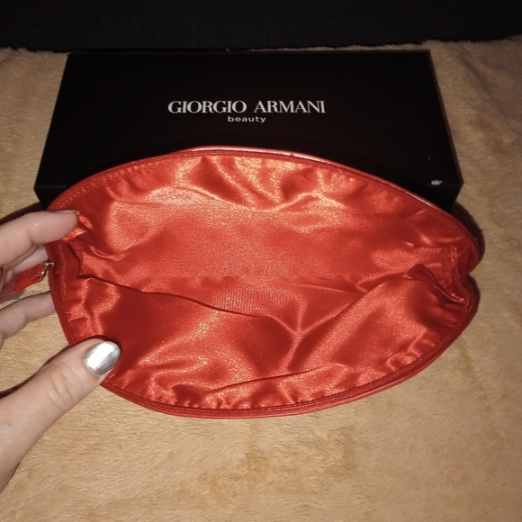 Giorgio Armani Beauty Bag - Picture 5 of 9